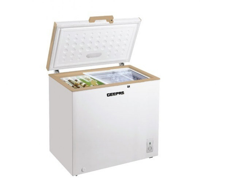 Geepas 200 Liter Chest Freezer, 7.1 Cubic Feet